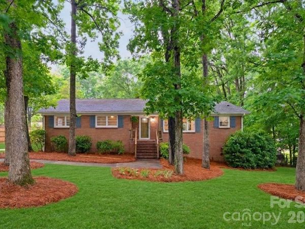 1623 Lumarka Drive, Charlotte, NC 28212