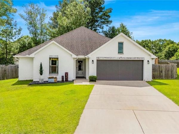 906 Savannah Court, Unit 42, Summerdale, AL 36580