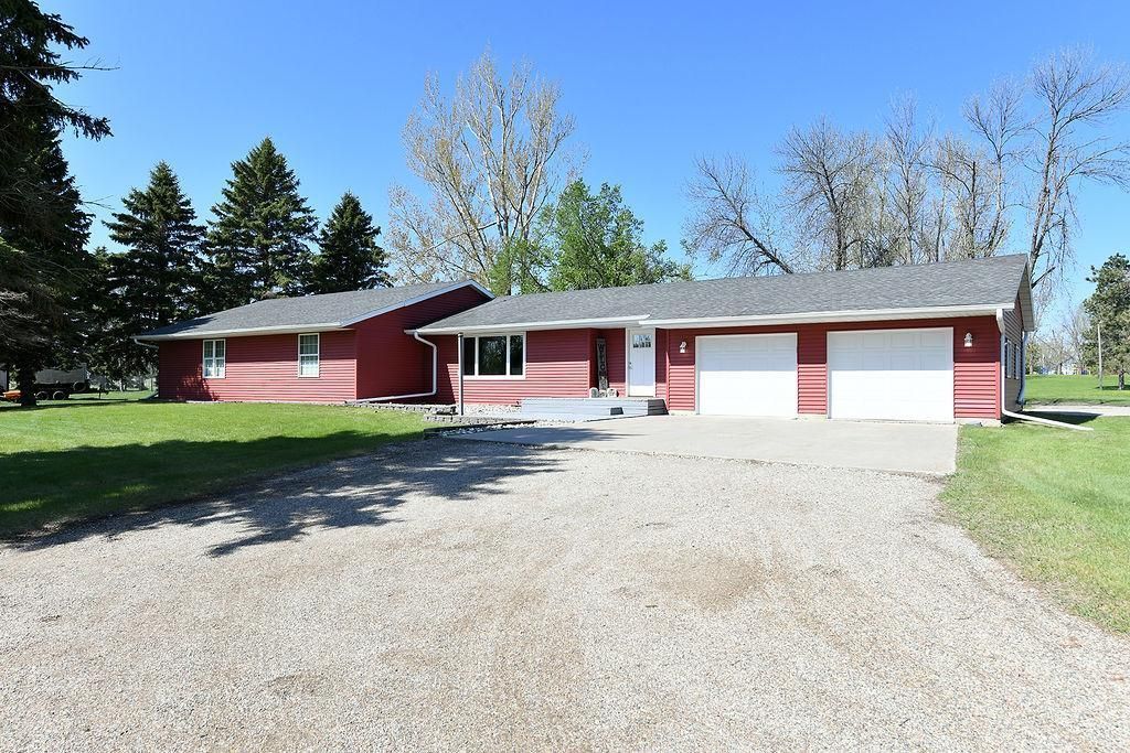 347 4th Avenue W, Hunter, ND 58048 Main Photo