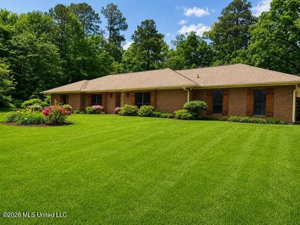 932 White Road, Florence, MS 39073