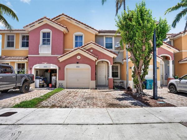 16651 SW 79th Ter , Miami, FL 33193