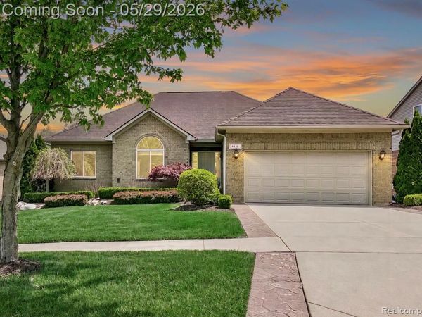 4438 Thornhill Drive, Auburn Hills, MI 48326