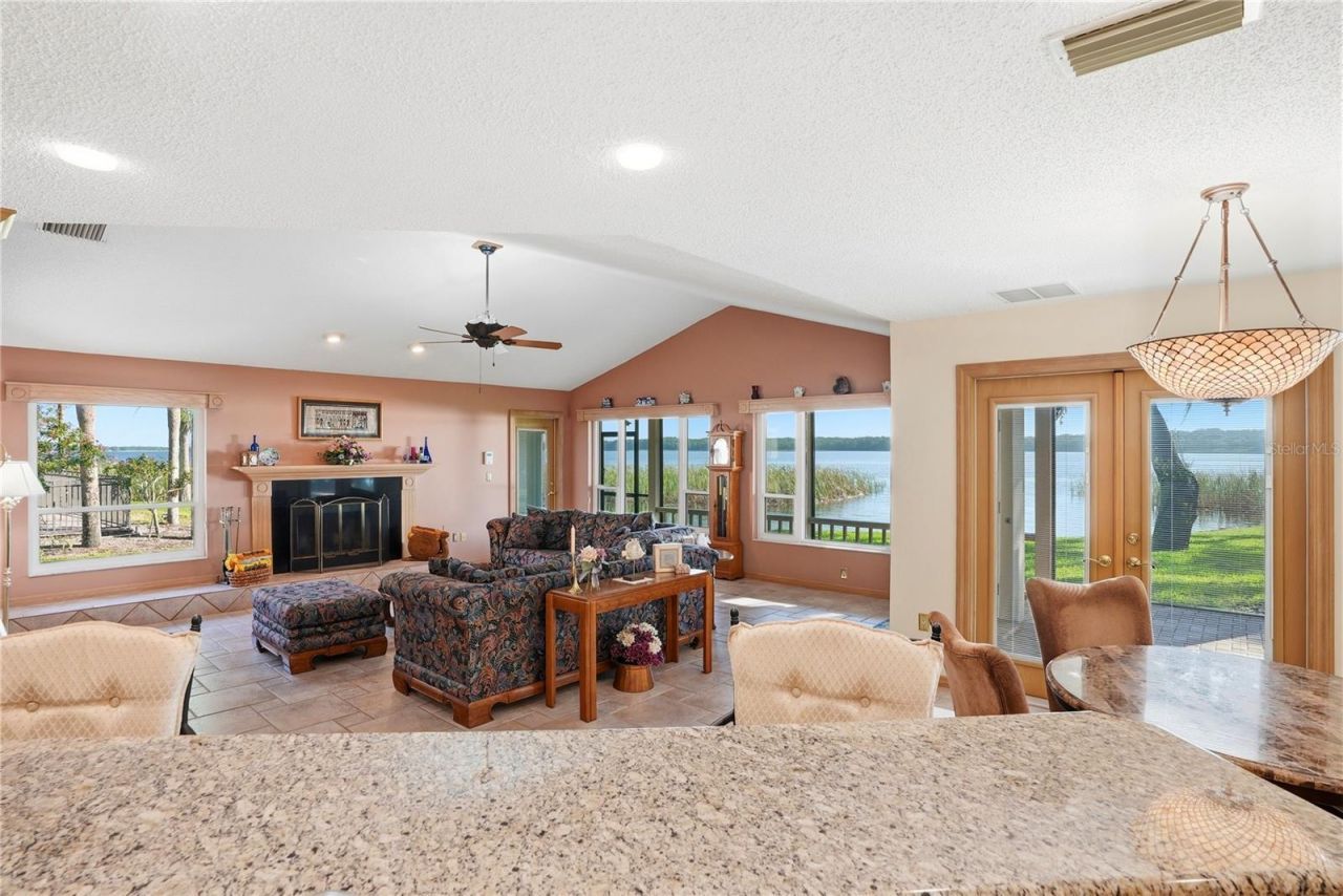 3493 Shoreline Circle, Palm Harbor, FL 34684 Photo