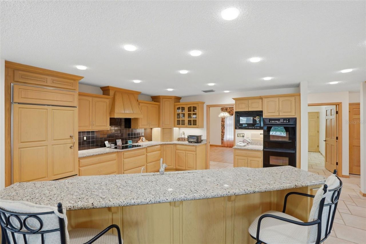 3493 Shoreline Circle, Palm Harbor, FL 34684 Photo