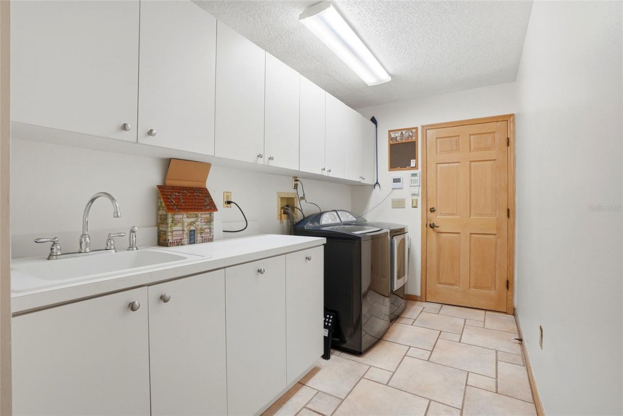 3493 Shoreline Circle, Palm Harbor, FL 34684 Photo
