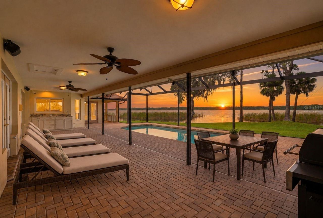 3493 Shoreline Circle, Palm Harbor, FL 34684 Photo