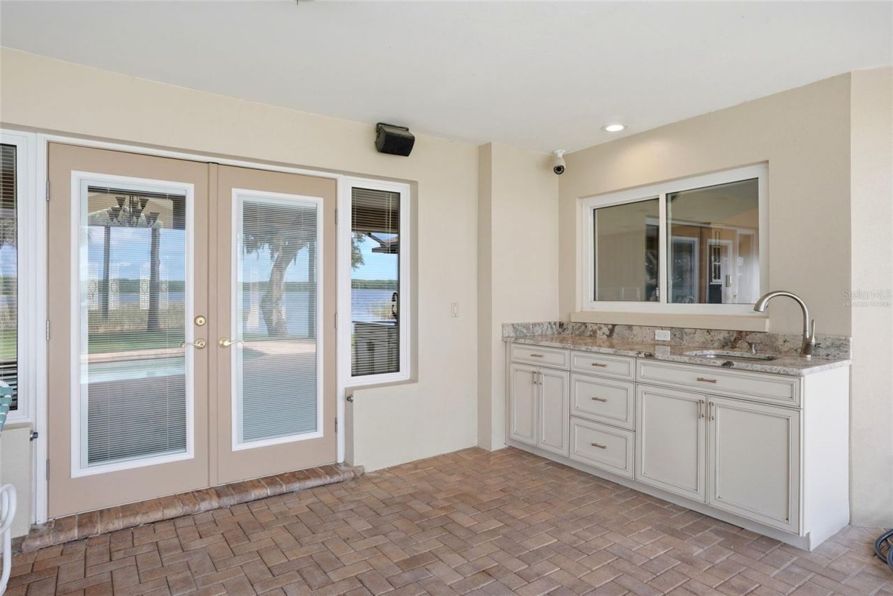 3493 Shoreline Circle, Palm Harbor, FL 34684 Photo