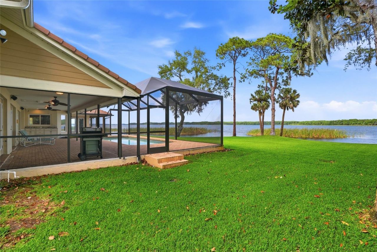 3493 Shoreline Circle, Palm Harbor, FL 34684 Photo