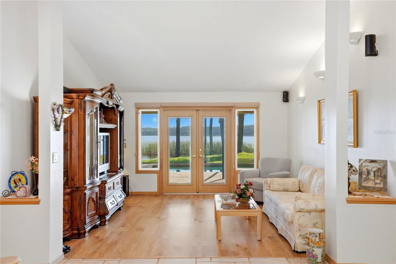 3493 Shoreline Circle, Palm Harbor, FL 34684 Photo