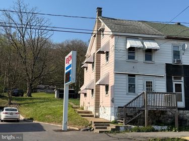 1645 E GRAND AVENUE , TOWER CITY, PA 17980