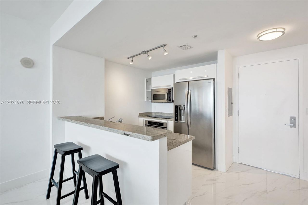 601 NE 36th St, Unit 1508, Miami, FL 33137 Photo