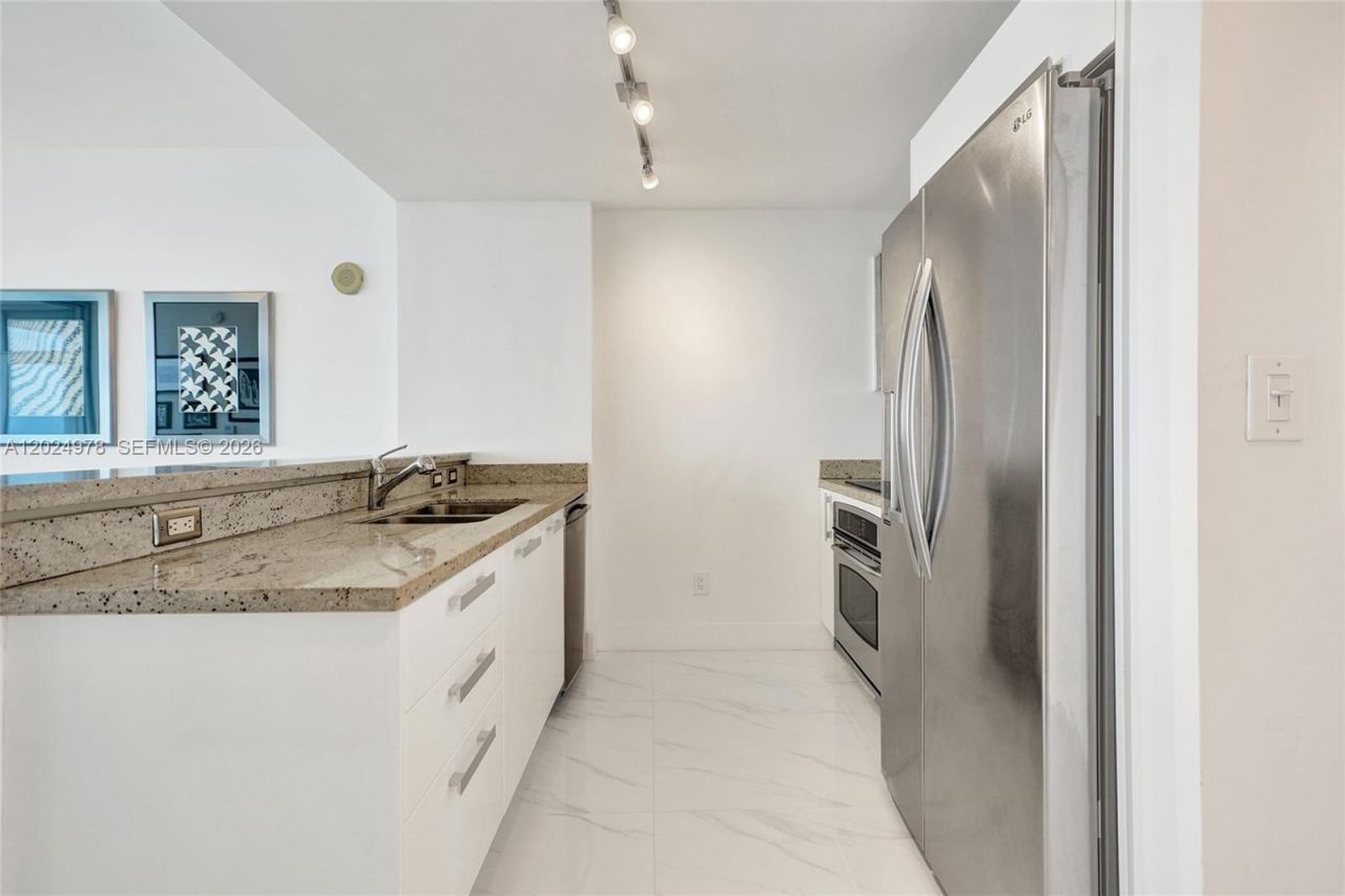 601 NE 36th St, Unit 1508, Miami, FL 33137 Photo