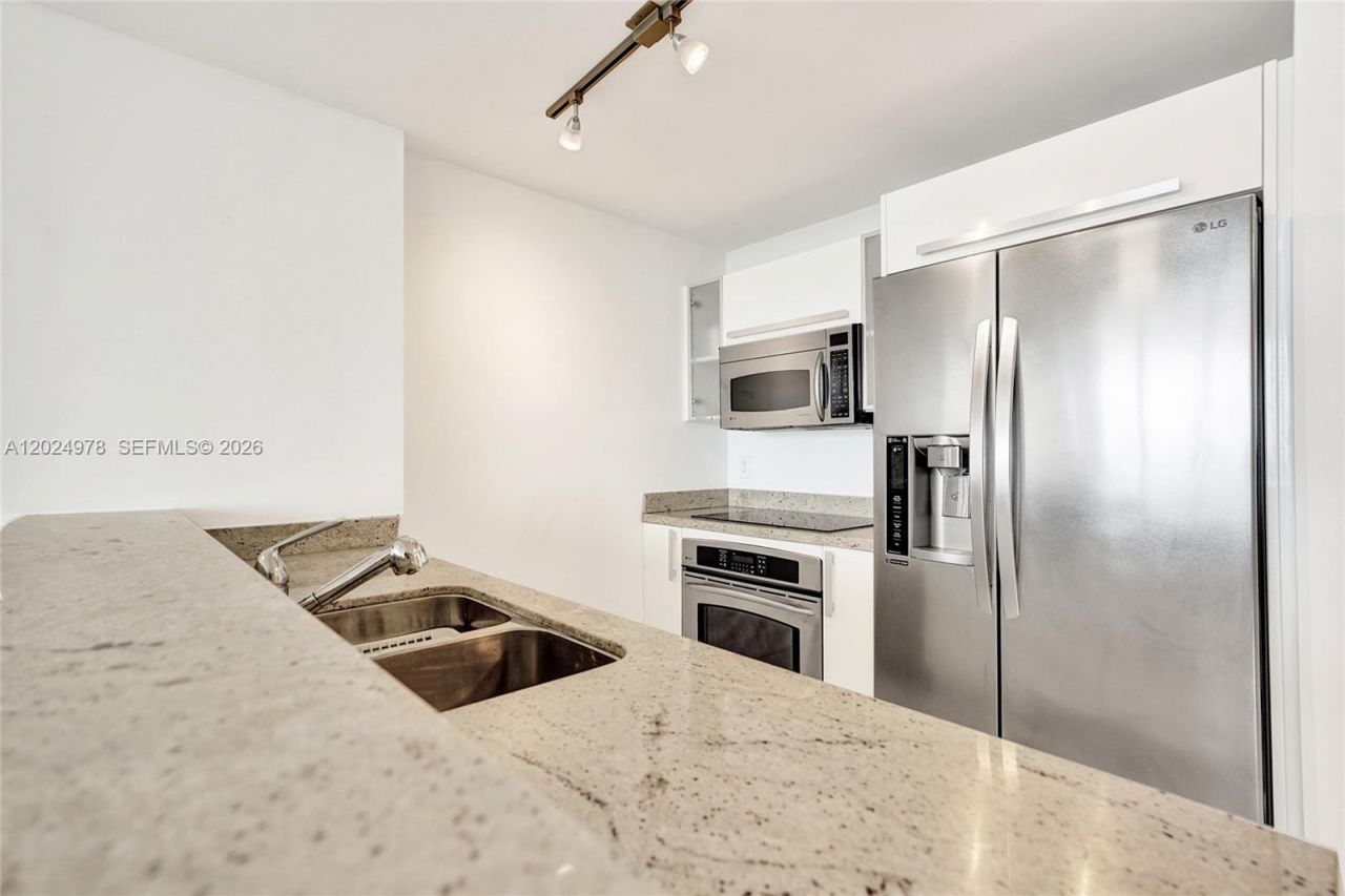 601 NE 36th St, Unit 1508, Miami, FL 33137 Photo