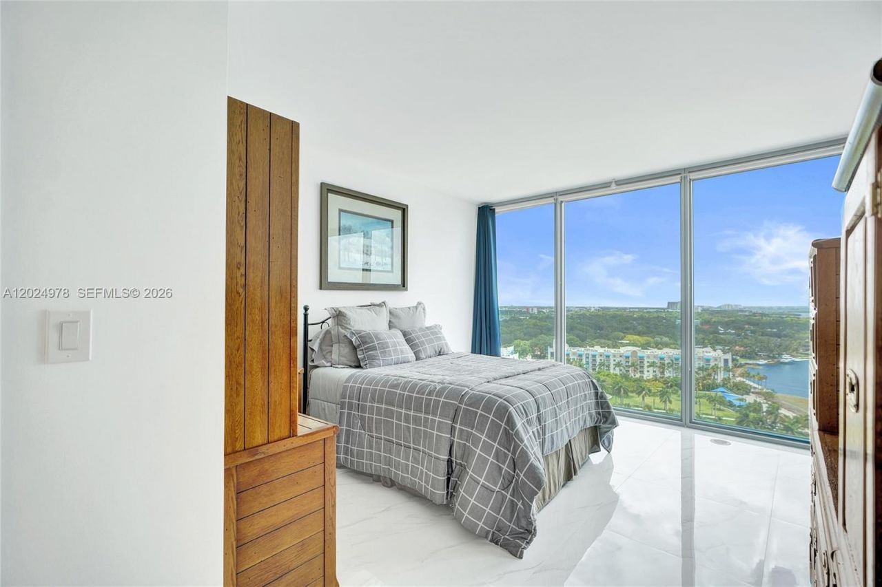 601 NE 36th St, Unit 1508, Miami, FL 33137 Photo
