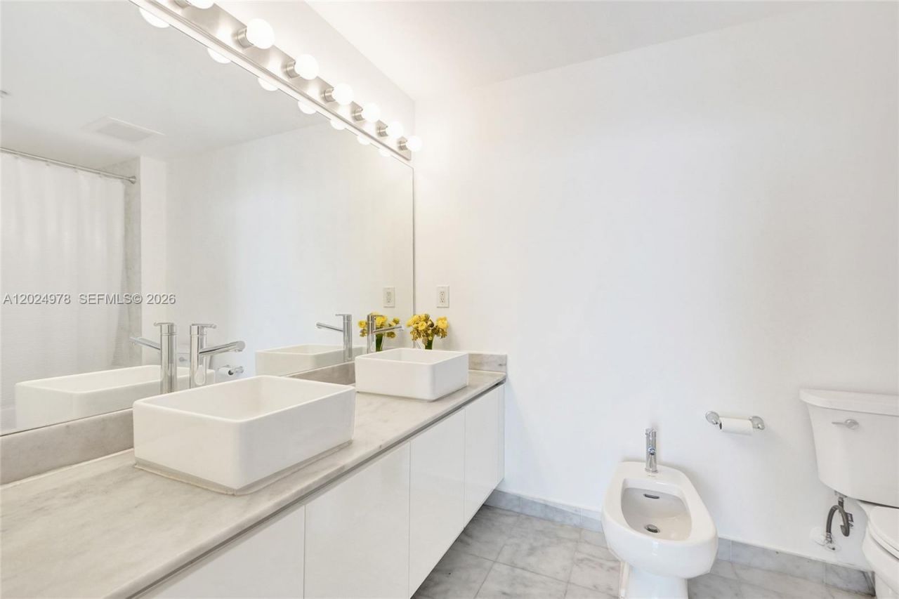 601 NE 36th St, Unit 1508, Miami, FL 33137 Photo