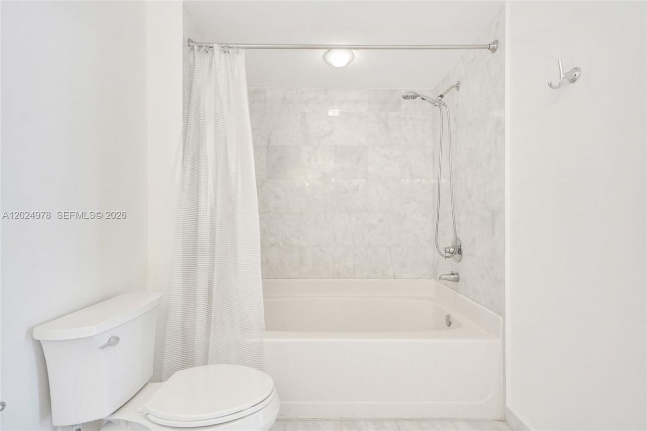 601 NE 36th St, Unit 1508, Miami, FL 33137 Photo