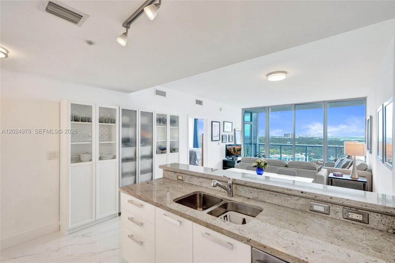 601 NE 36th St, Unit 1508, Miami, FL 33137 Photo
