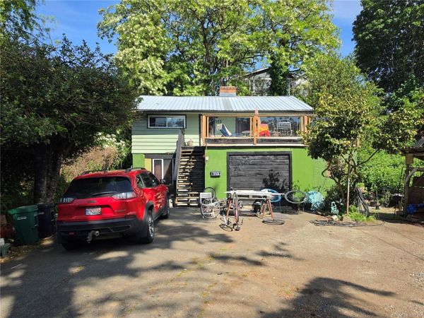 713 Victoria Rd , Nanaimo, BC V9R 4R6