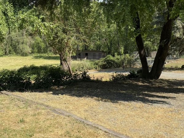 780 Covered Bridge Road, Rogue River, OR 97537