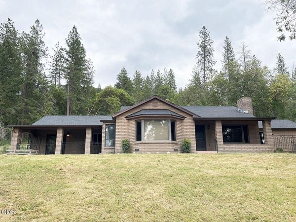 782 Covered Bridge Road, Rogue River, OR 97537