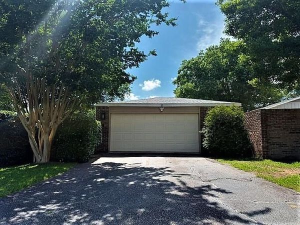 18 Towncrier Court, Mobile, AL 36608