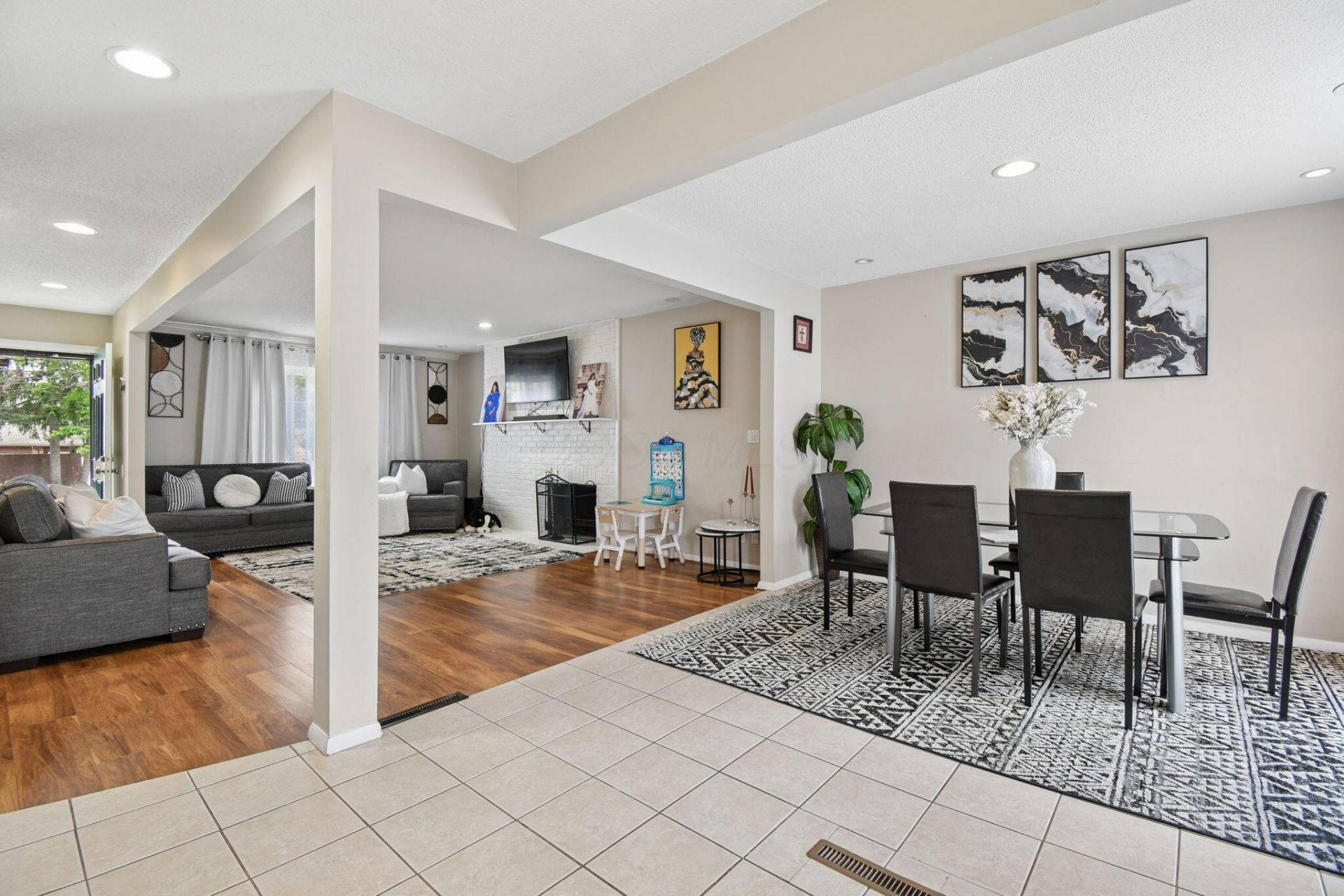 6199 Stornoway Drive S, Columbus, OH 43213 Main Photo