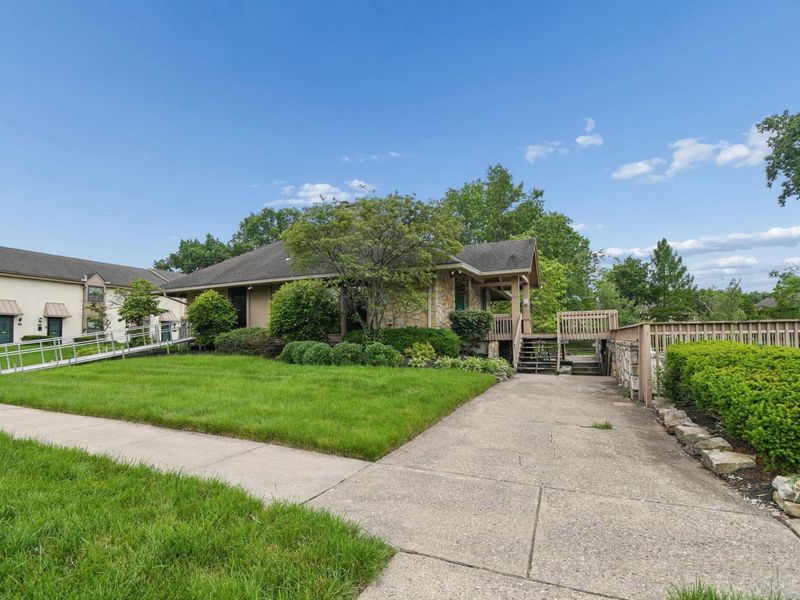 6199 Stornoway Drive S, Columbus, OH 43213 Photo 9