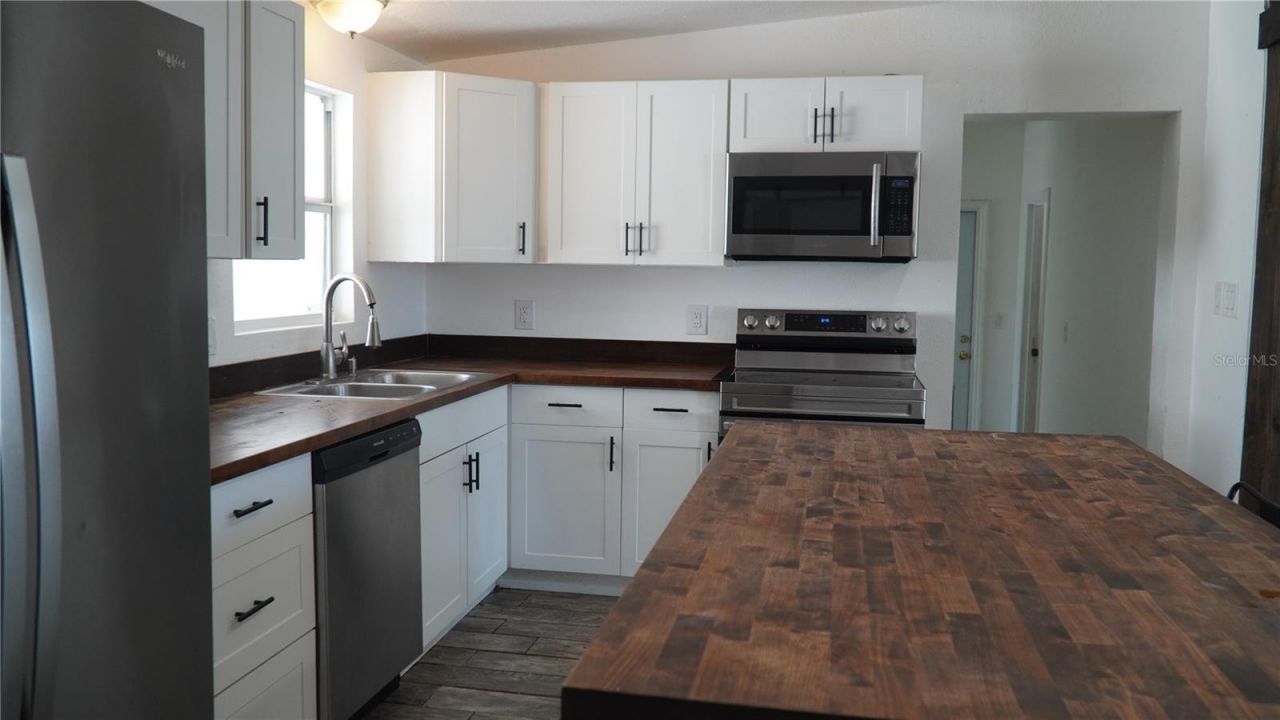 4111 W Montgomery Terrace, Tampa, FL 33616 Photo