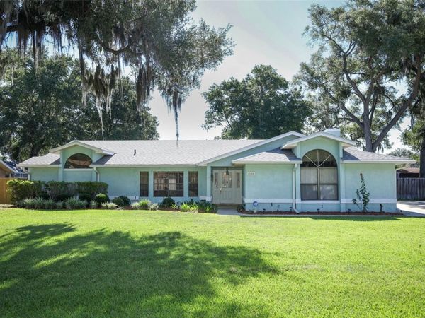 610 YORKTOWN DRIVE , LEESBURG, FL 34748