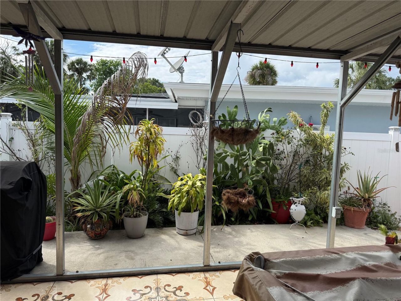 8301 Lopez Drive, Tampa, FL 33615 Photo