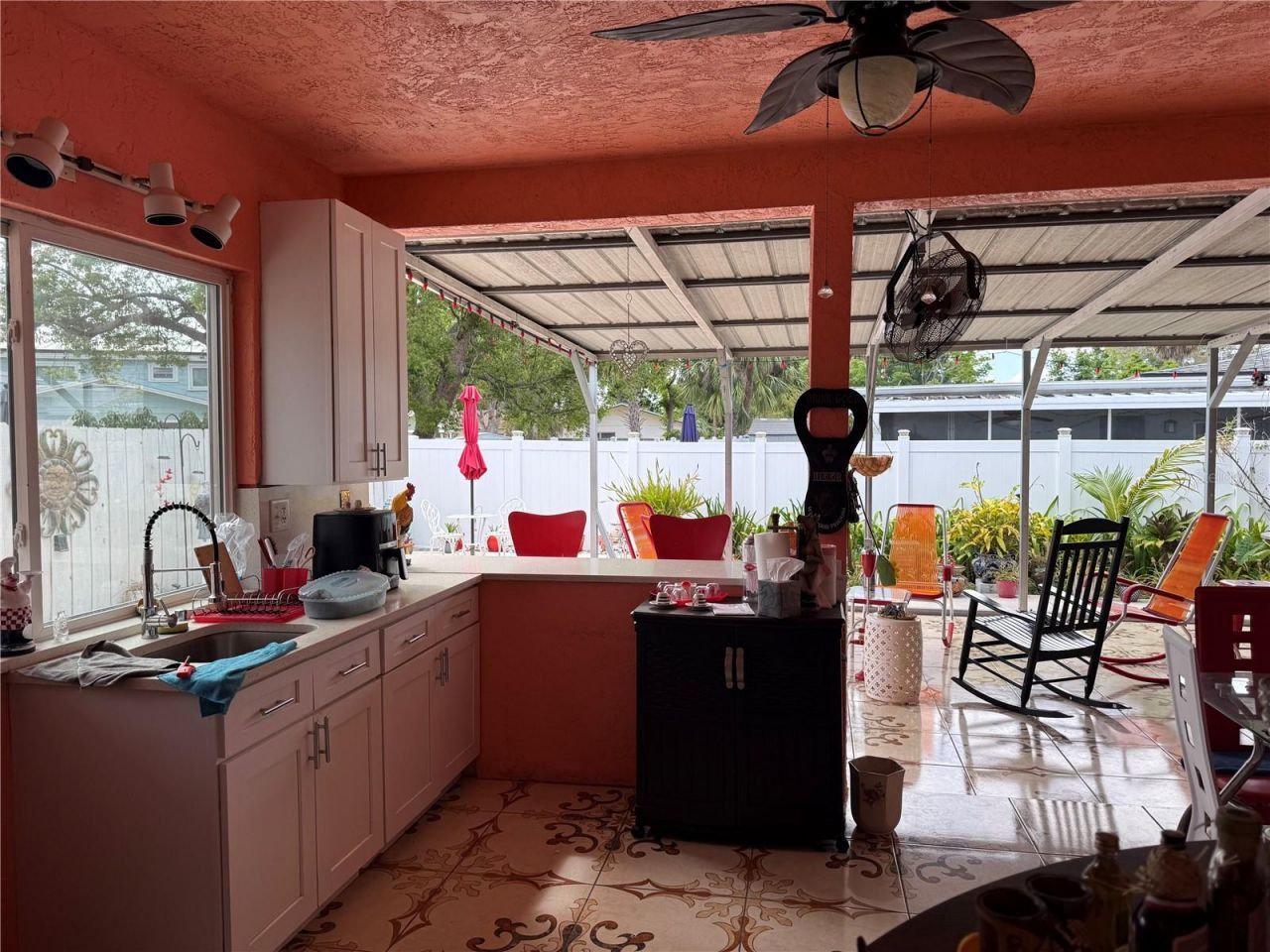 8301 Lopez Drive, Tampa, FL 33615 Photo