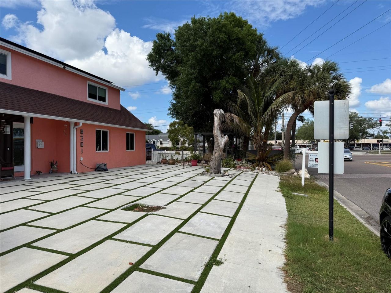8301 Lopez Drive, Tampa, FL 33615 Photo