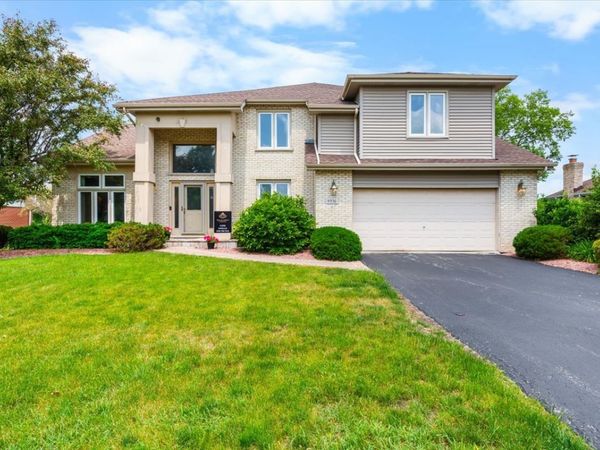 8936 Charrington Drive, Frankfort, IL 60423
