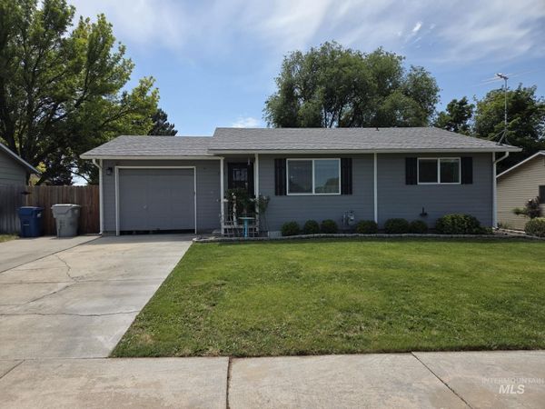 2323 Sugar Cane Dr, Nampa, ID 83687