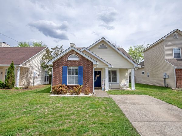 2009 Valley Dr , Goodlettsville, TN 37072
