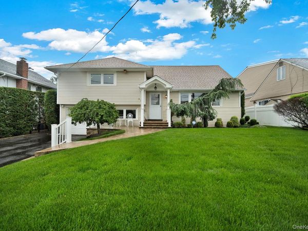 321 W Waukena Avenue, Oceanside, NY 11572