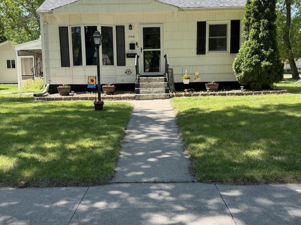 1748 S 2nd Street, Aberdeen, SD 57401