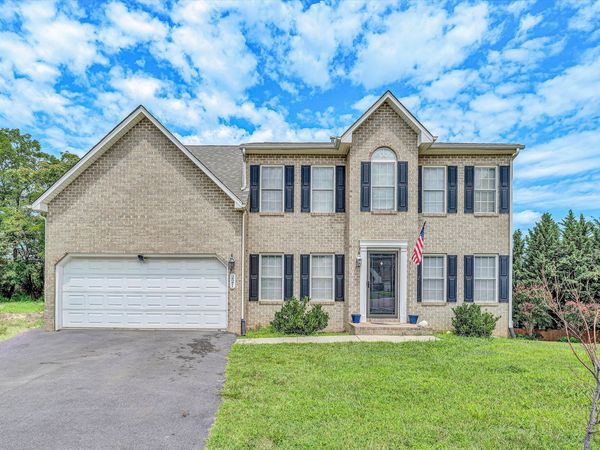 221 Minnie Bell LN , Vinton, VA 24179