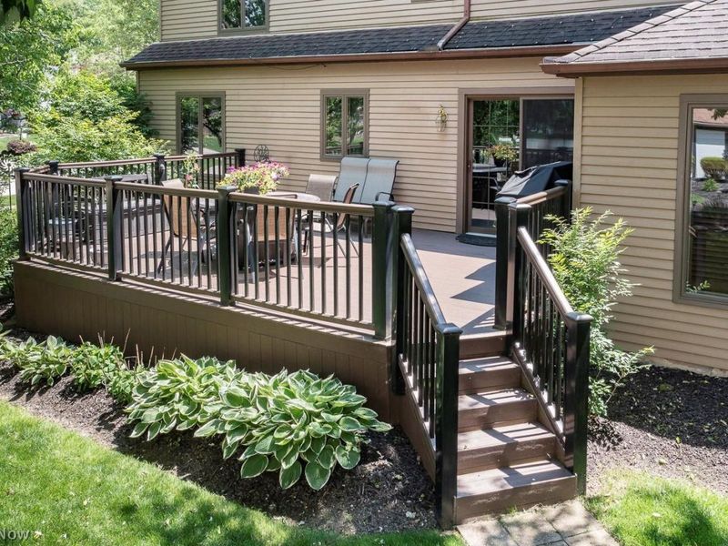 18399 Yorktown Oval , Strongsville, OH 44136 Photo 3