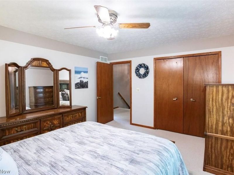 18399 Yorktown Oval , Strongsville, OH 44136 Photo 31
