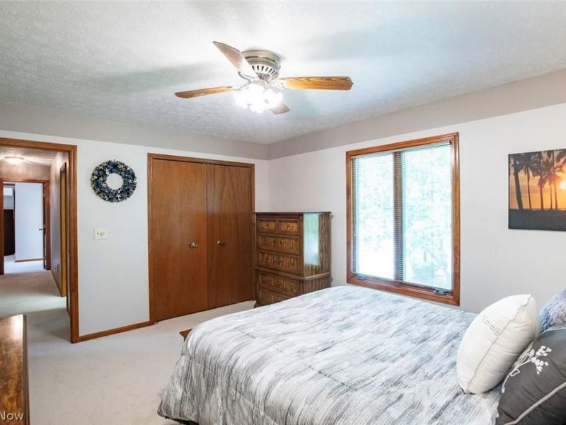 18399 Yorktown Oval , Strongsville, OH 44136 Photo 32