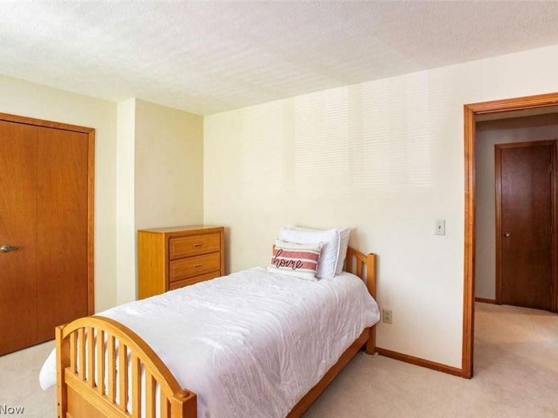 18399 Yorktown Oval , Strongsville, OH 44136 Photo 35