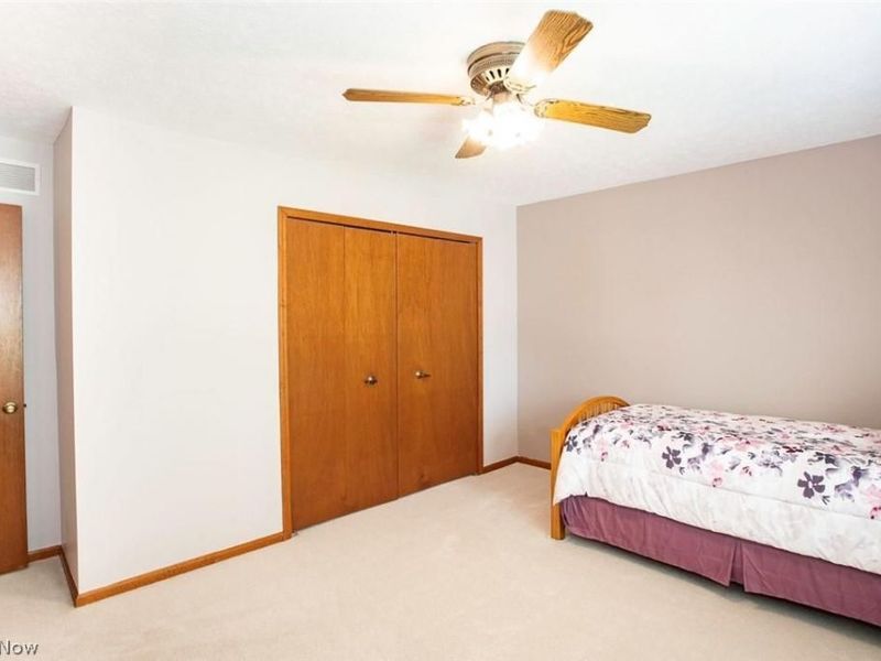 18399 Yorktown Oval , Strongsville, OH 44136 Photo 38