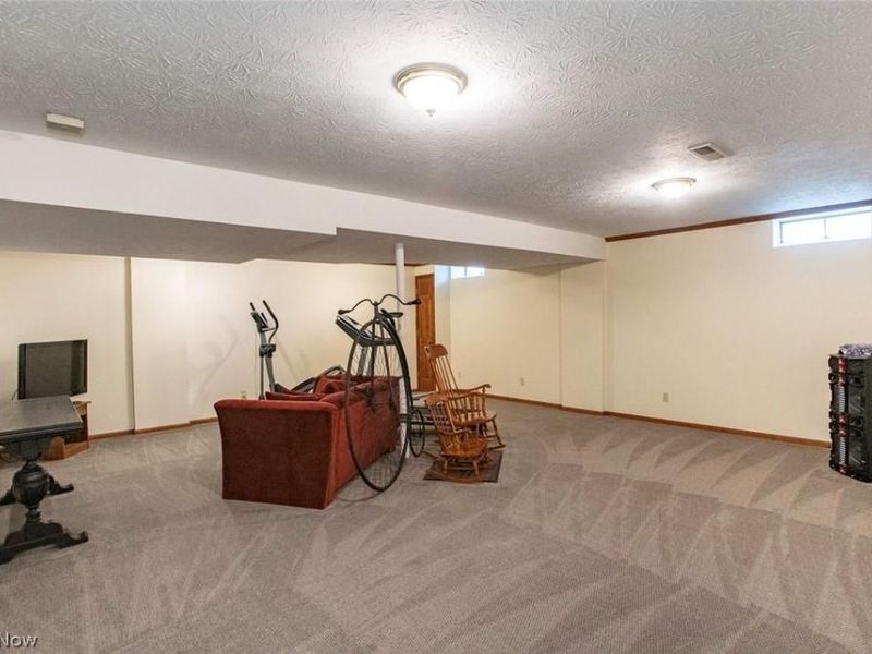 18399 Yorktown Oval , Strongsville, OH 44136 Photo 39