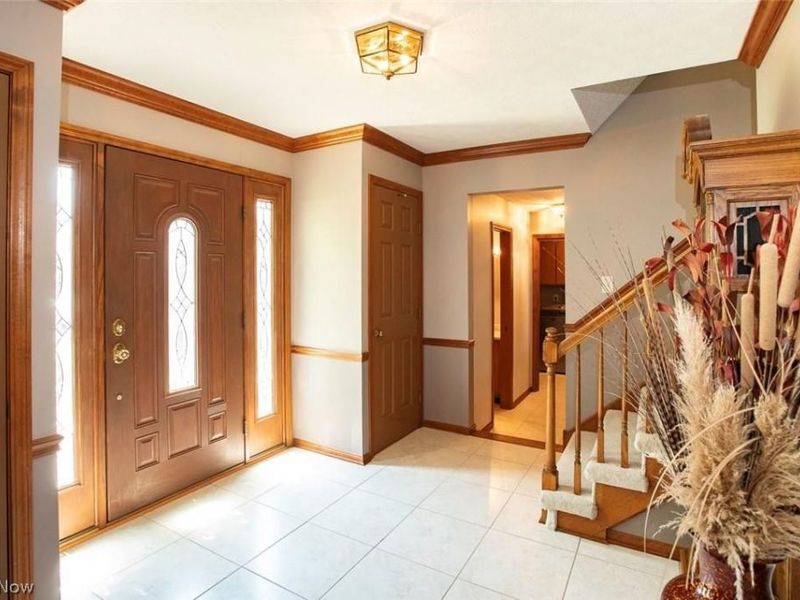 18399 Yorktown Oval , Strongsville, OH 44136 Photo 4