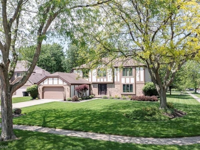 18399 Yorktown Oval , Strongsville, OH 44136 Photo 43