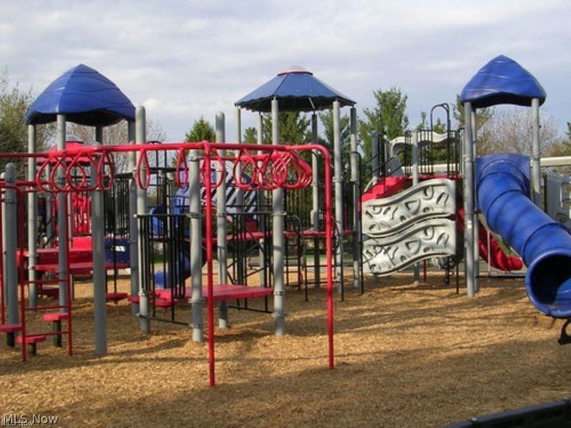 18399 Yorktown Oval , Strongsville, OH 44136 Photo 49
