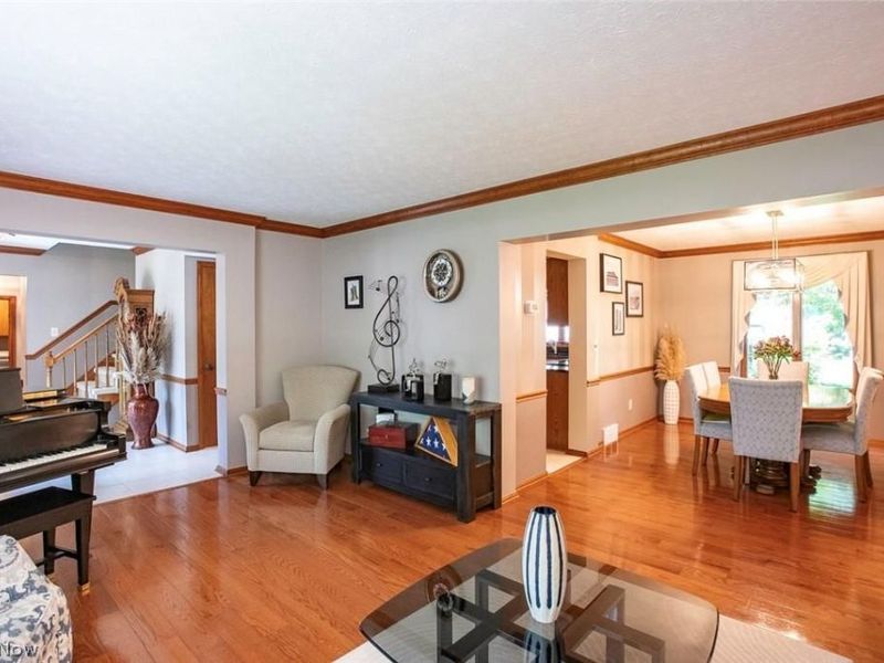 18399 Yorktown Oval , Strongsville, OH 44136 Photo 6