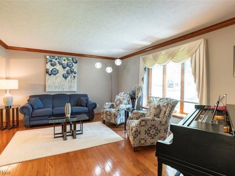 18399 Yorktown Oval , Strongsville, OH 44136 Photo 7