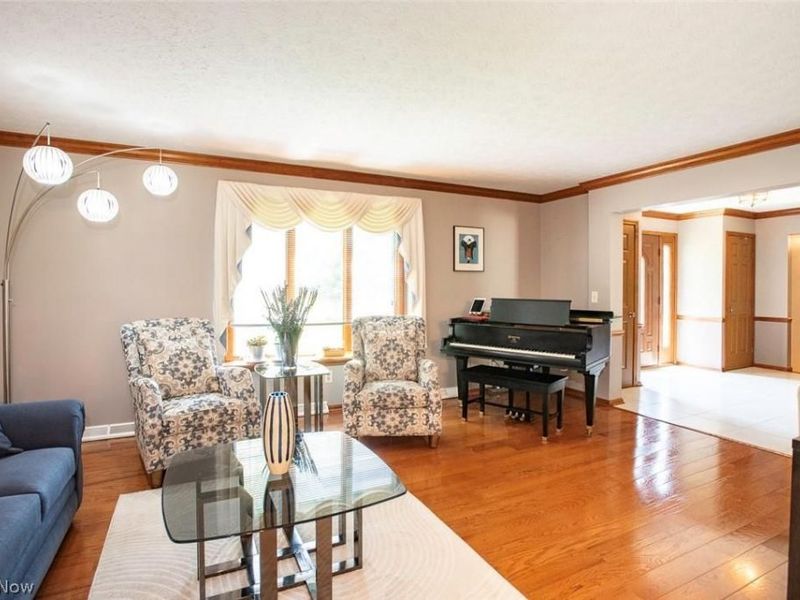 18399 Yorktown Oval , Strongsville, OH 44136 Photo 8